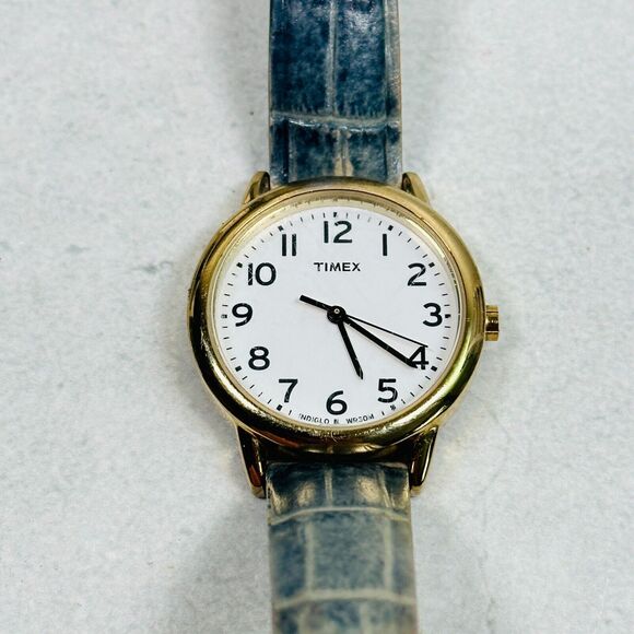 Timex Watch Womens 30mm Easy Reader Indiglo Gold Tone WR 30M New Battery - Picture 2 of 12